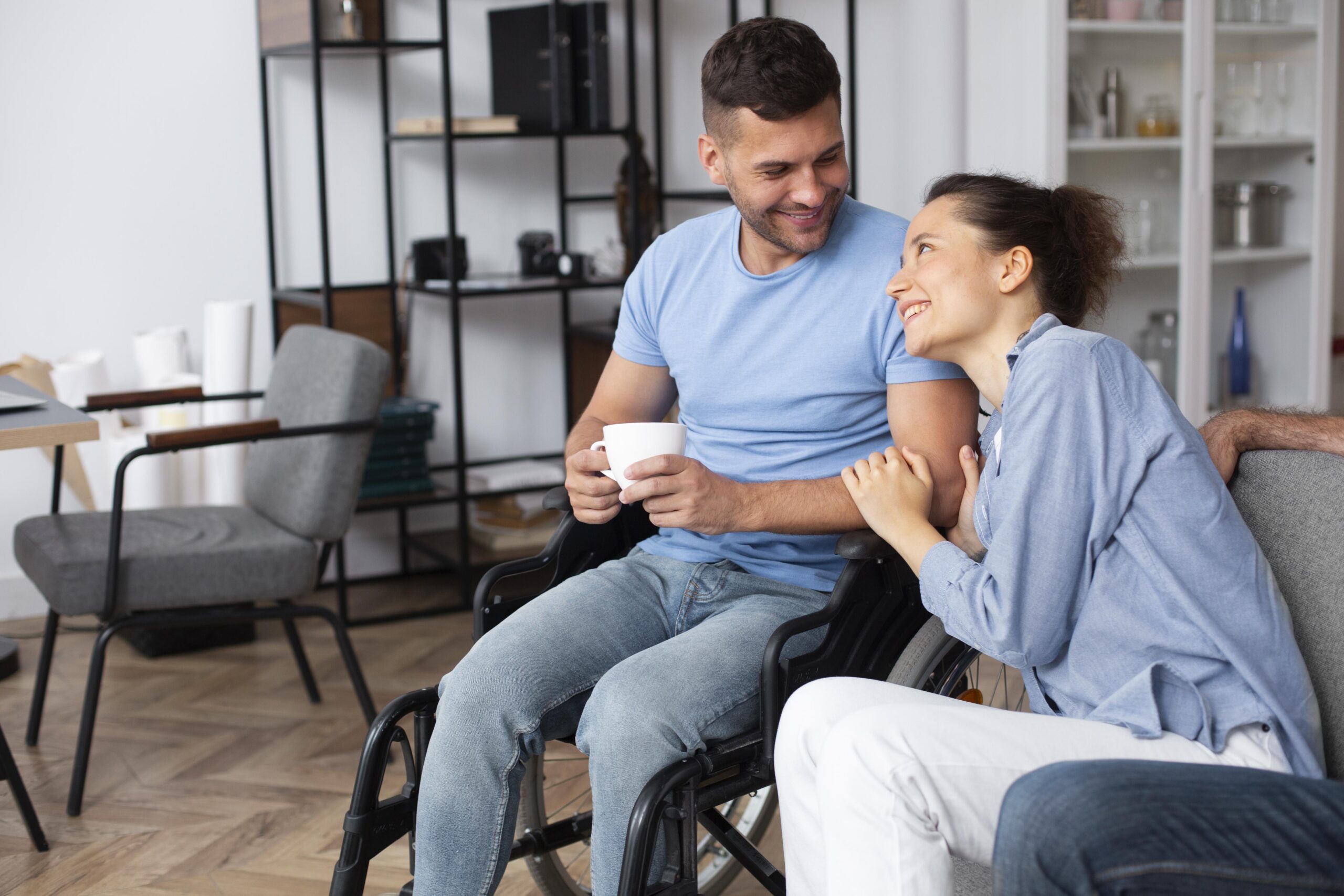 medium-shot-smiley-man-wheelchair